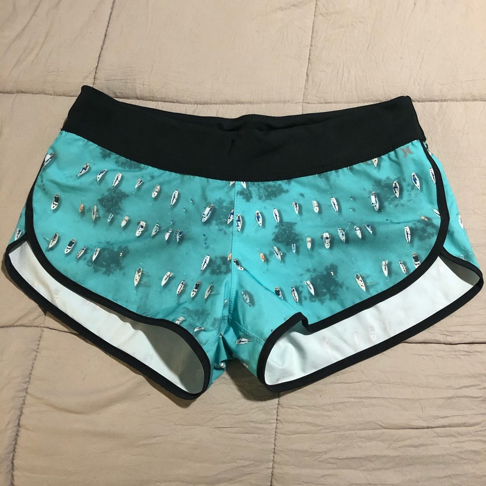 Hurley phantom board shorts L